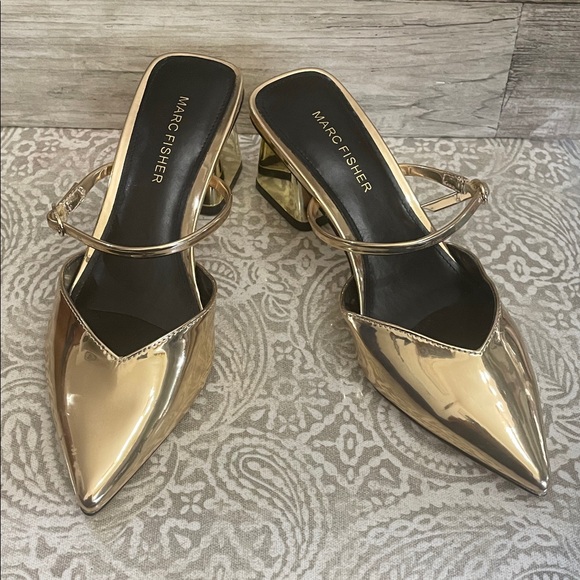 New Marc Fisher Gold Pointed-Toe Mules MFlakey-R size  5.5 - Picture 1 of 4
